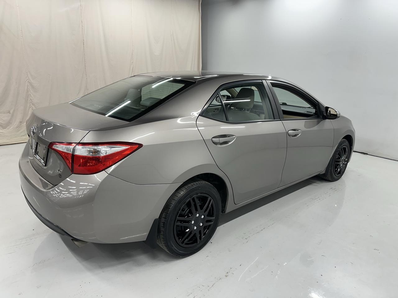 2016 Toyota Corolla LE Photo