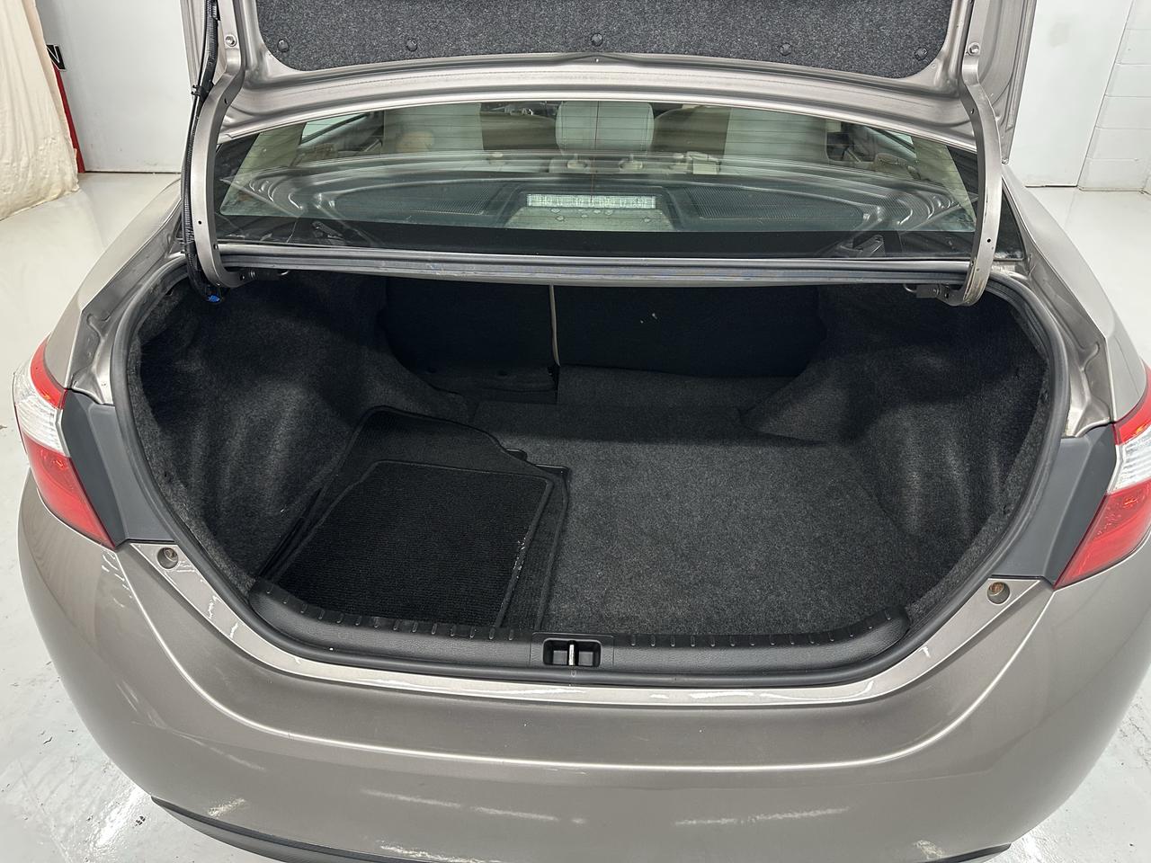 2016 Toyota Corolla LE Photo24