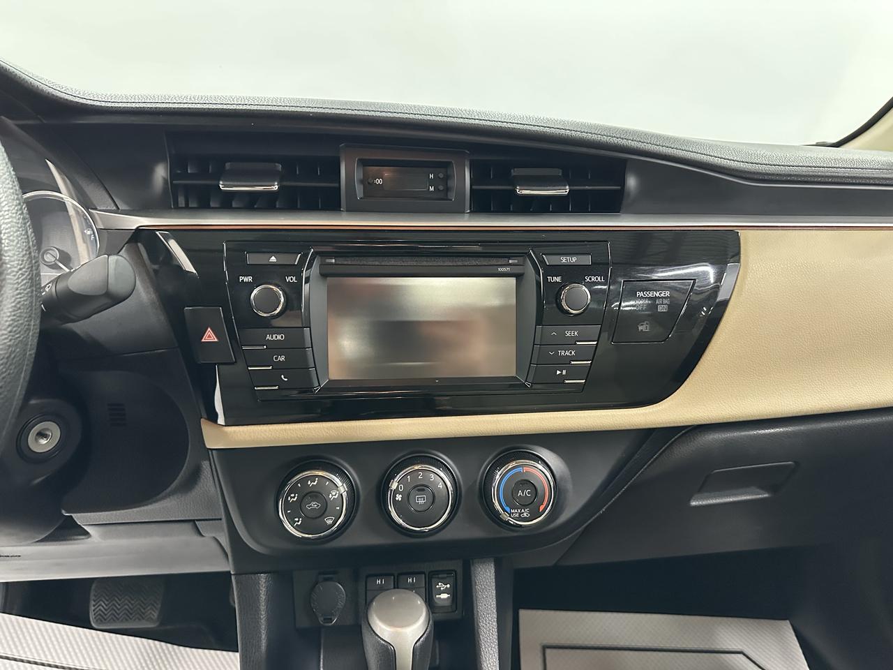 2016 Toyota Corolla LE Photo