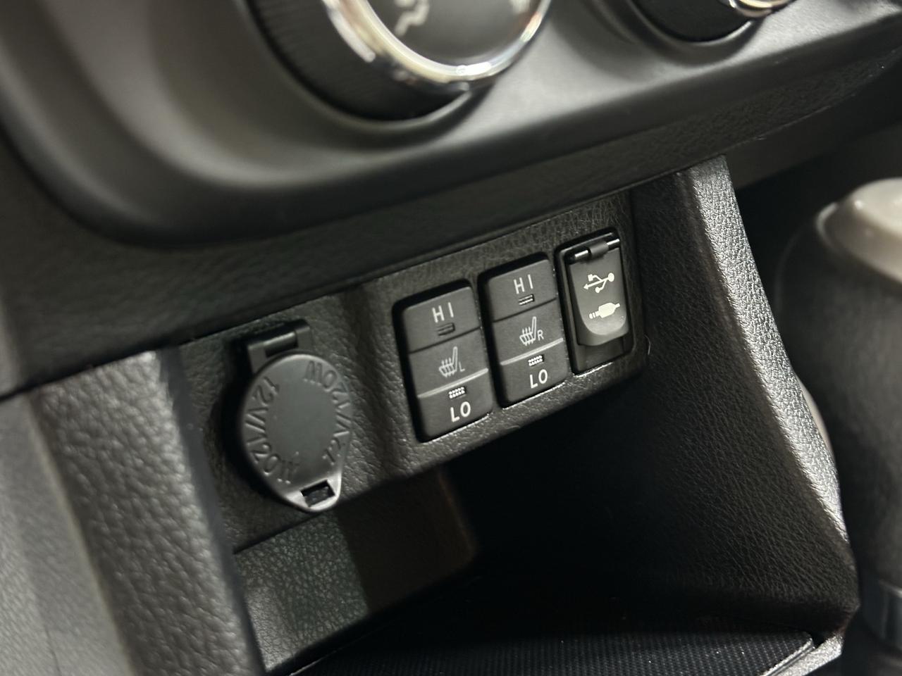 2016 Toyota Corolla LE Photo16