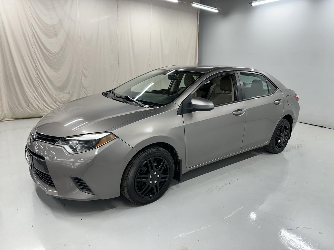 2016 Toyota Corolla LE Photo21