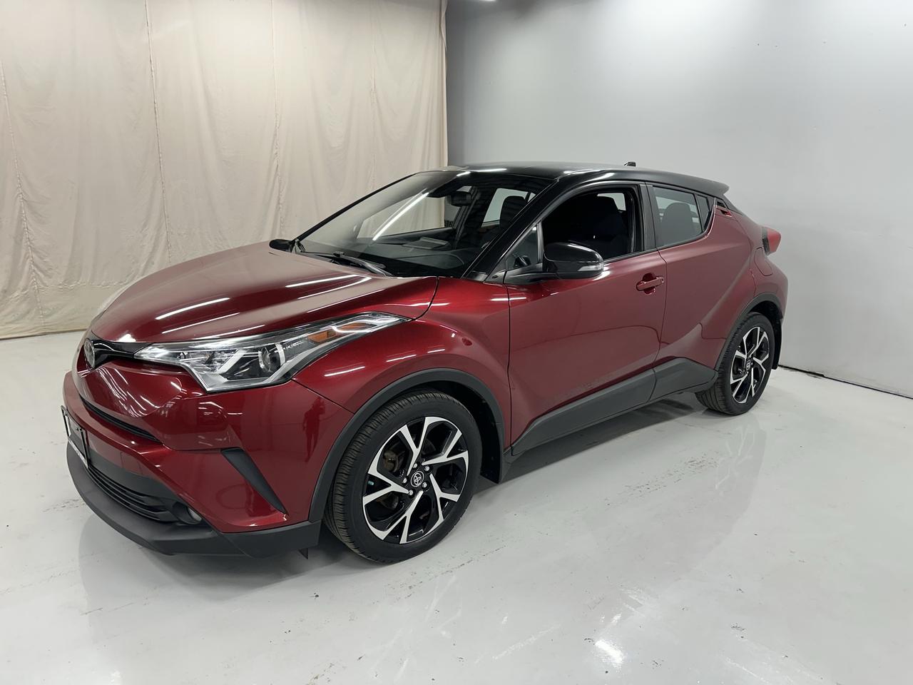 2018 Toyota C-HR XLE Photo24
