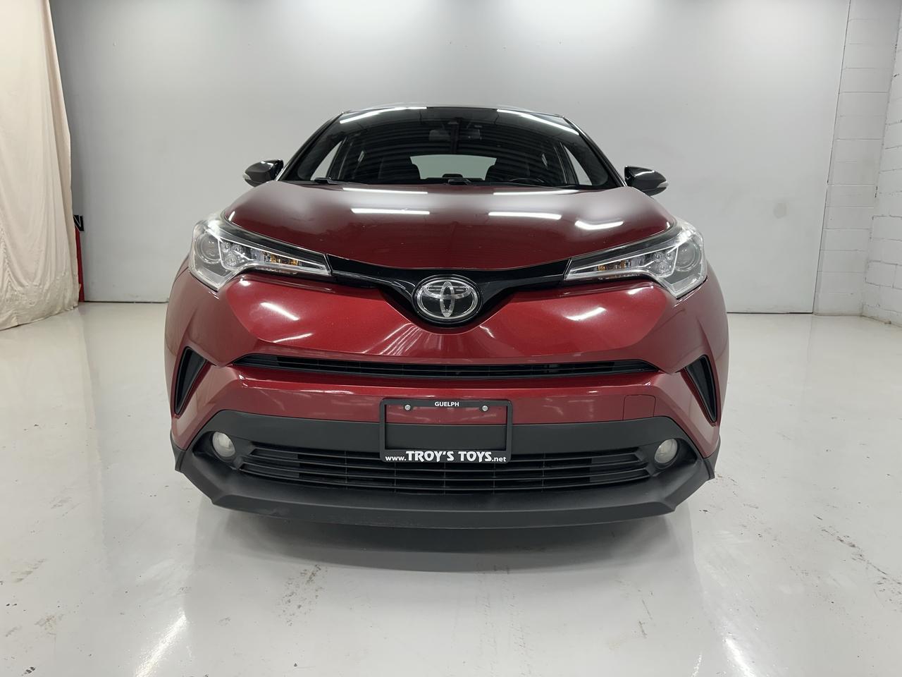2018 Toyota C-HR XLE Photo5