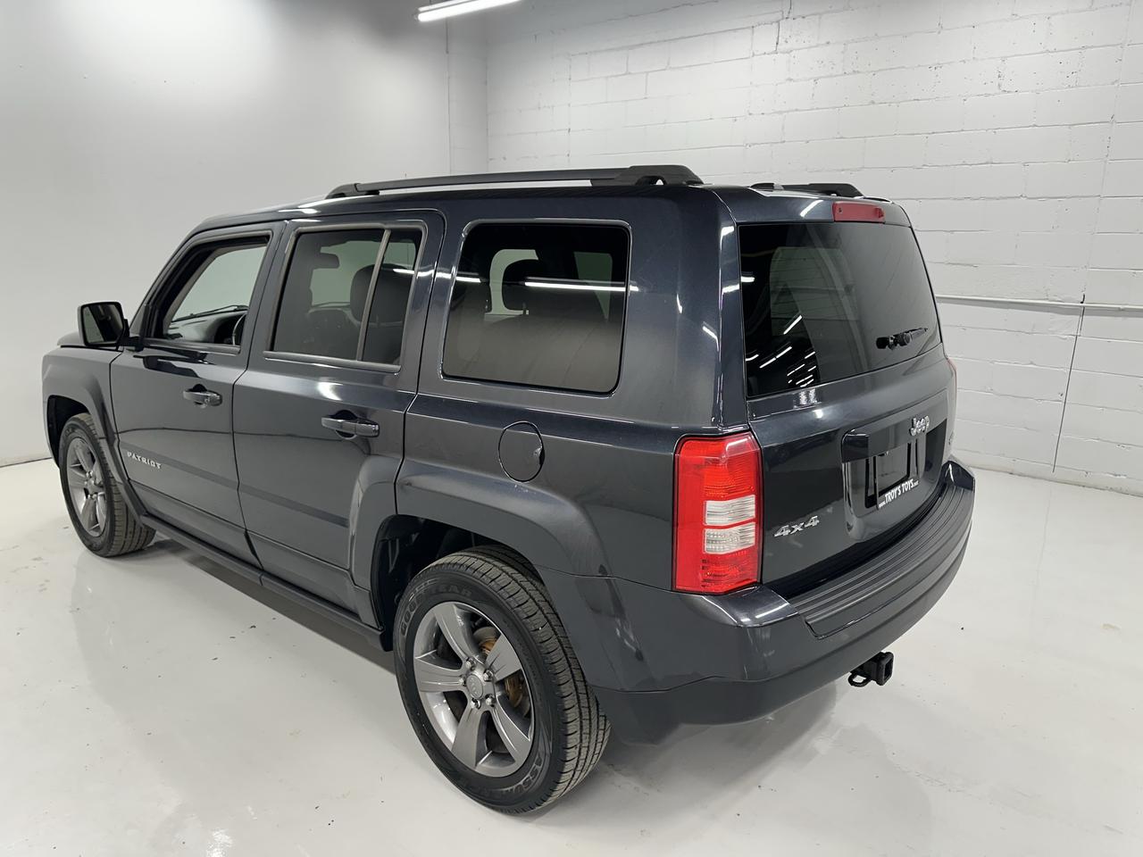 2015 Jeep Patriot 4WD 4dr High Altitude Photo4