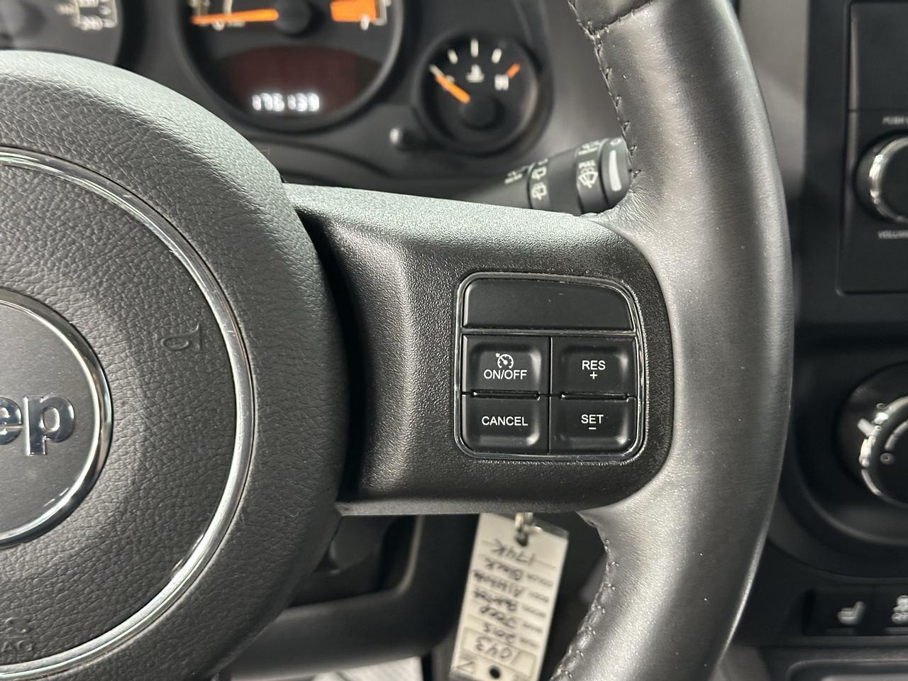 2015 Jeep Patriot 4WD 4dr High Altitude Photo34