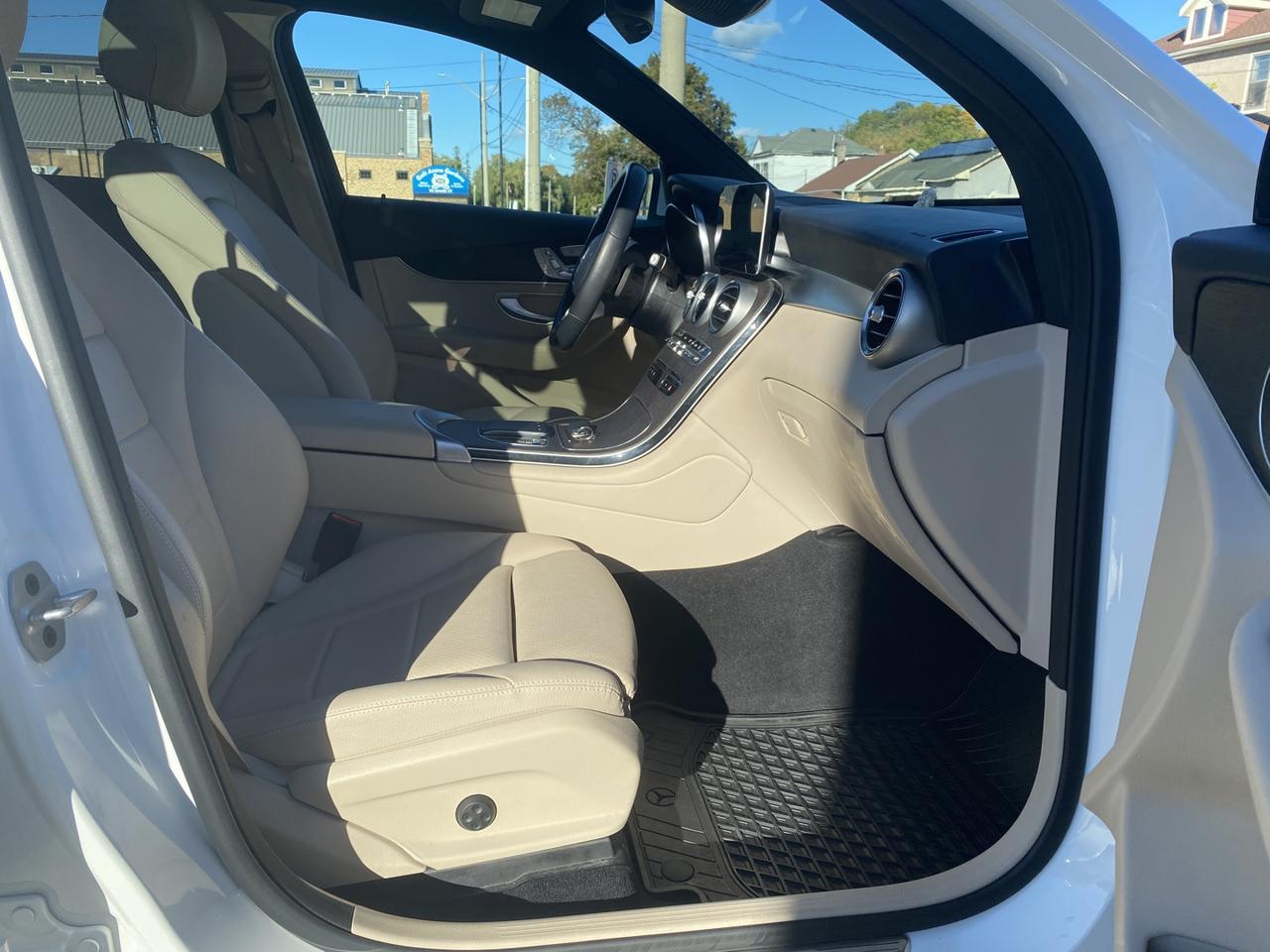 2021 Mercedes-Benz GLC-Class GLC300 4MATIC Photo