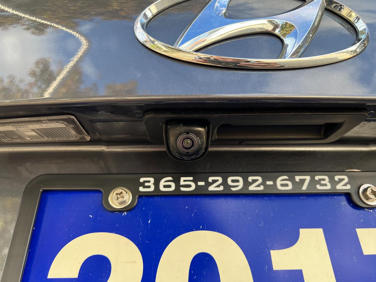 2017 Hyundai Elantra GL- Low KMs Back Up Camera Blind Spot Bluetooth Photo