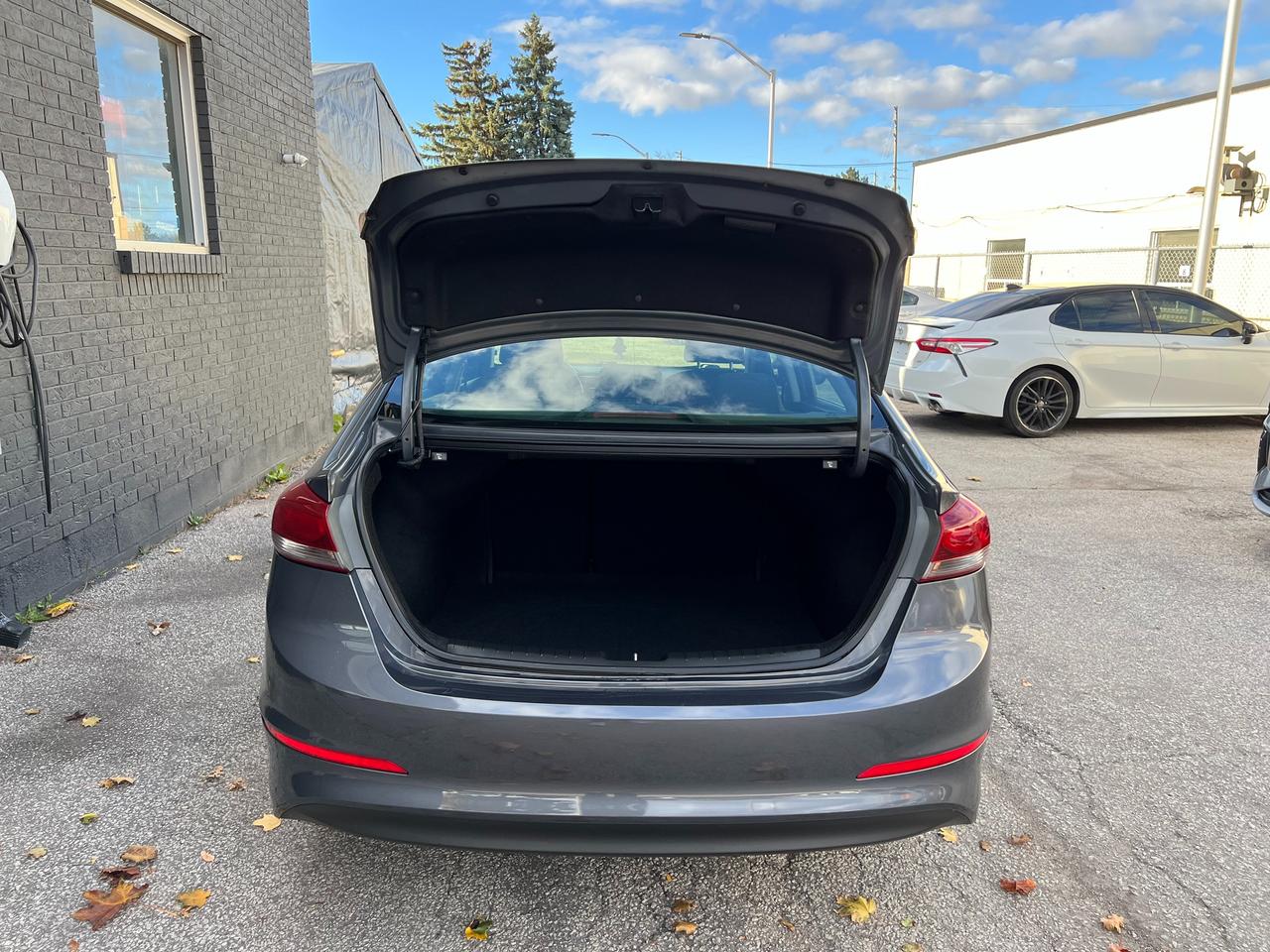 2017 Hyundai Elantra GL- Low KMs Back Up Camera Blind Spot Bluetooth Photo