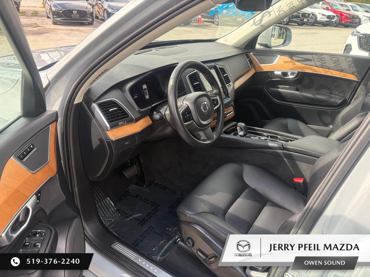 2024 Volvo XC90 B6 AWD Core Bright Theme 7-Seater Photo