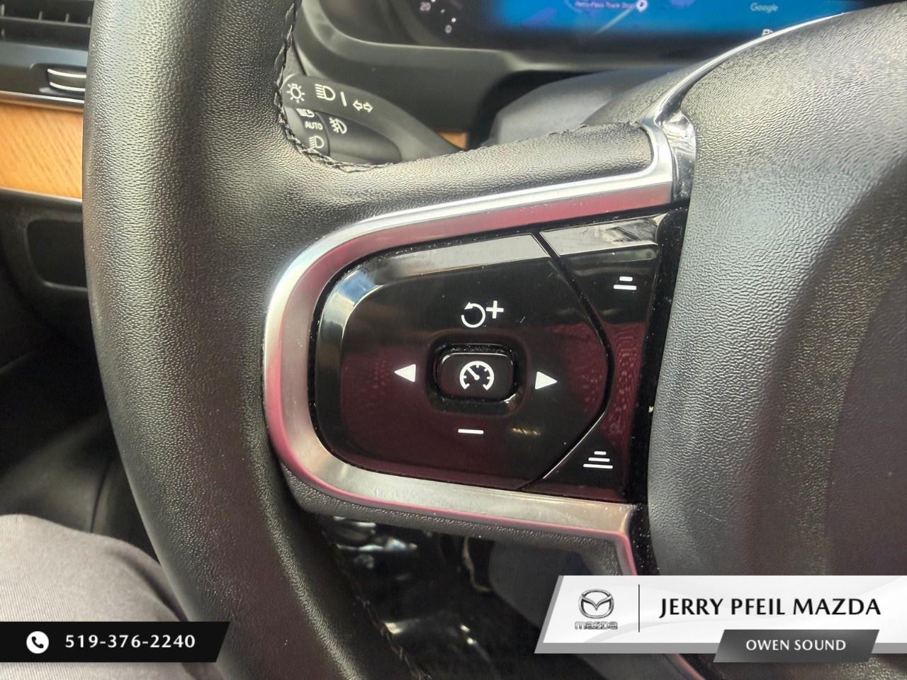 2024 Volvo XC90 B6 AWD Core Bright Theme 7-Seater Photo