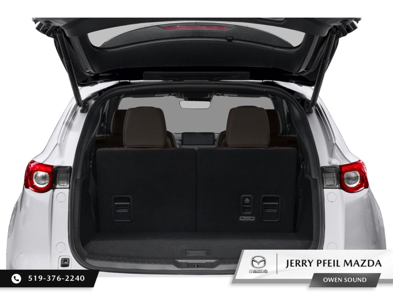 2023 Mazda CX-9 Signature AWD Photo