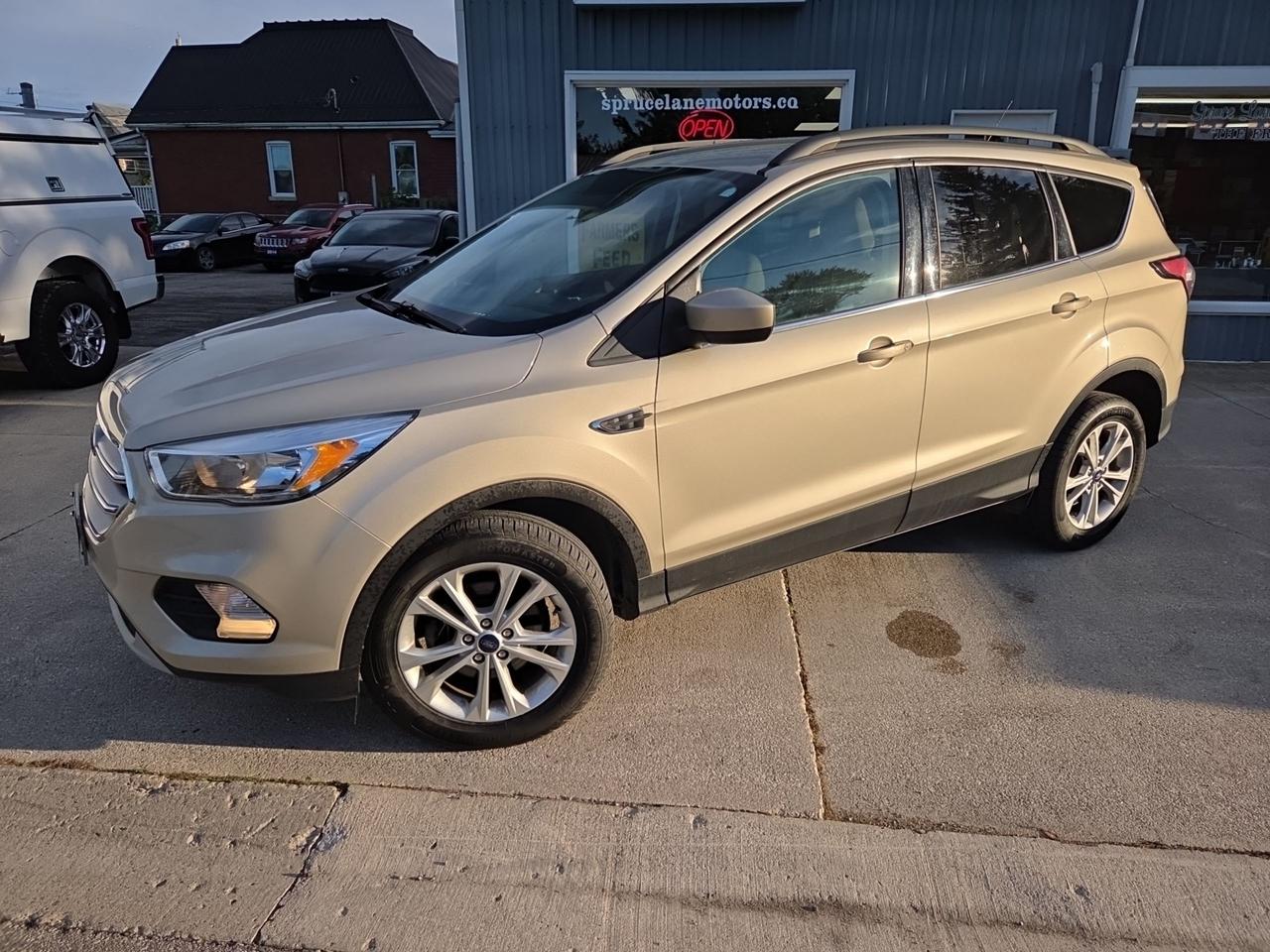 2018 Ford Escape SE - Photo #1