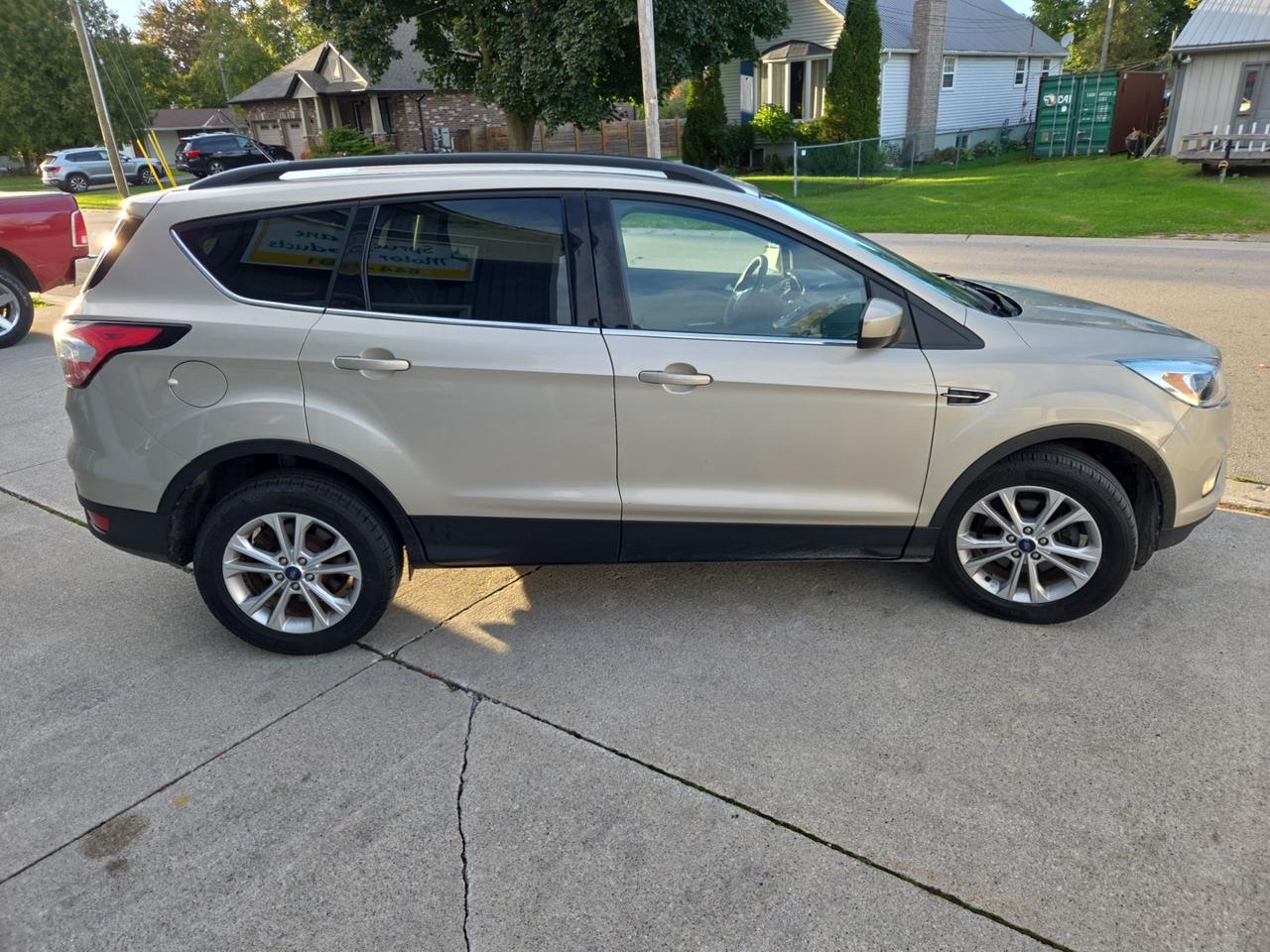 2018 Ford Escape SE Photo3