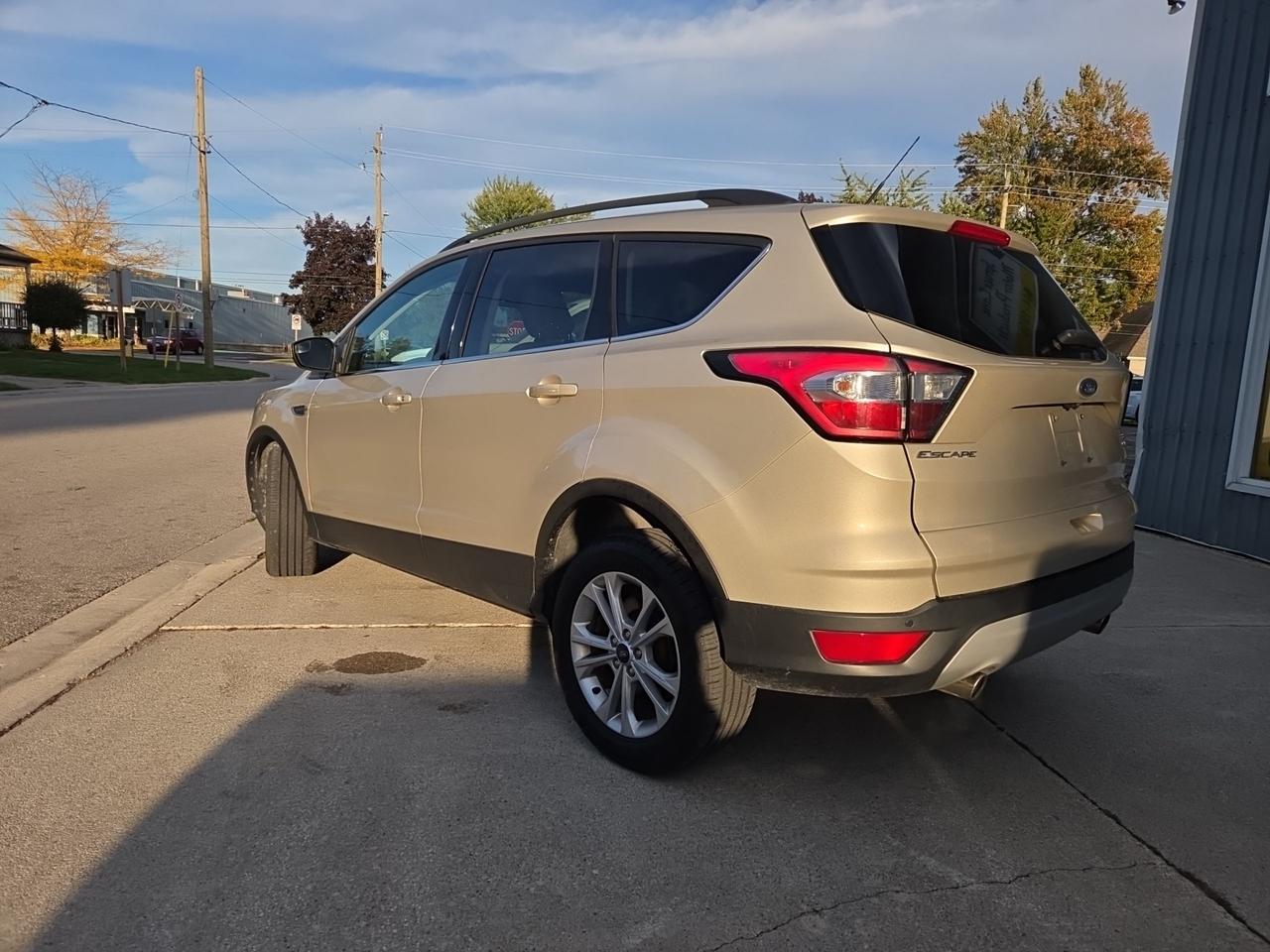 2018 Ford Escape SE Photo