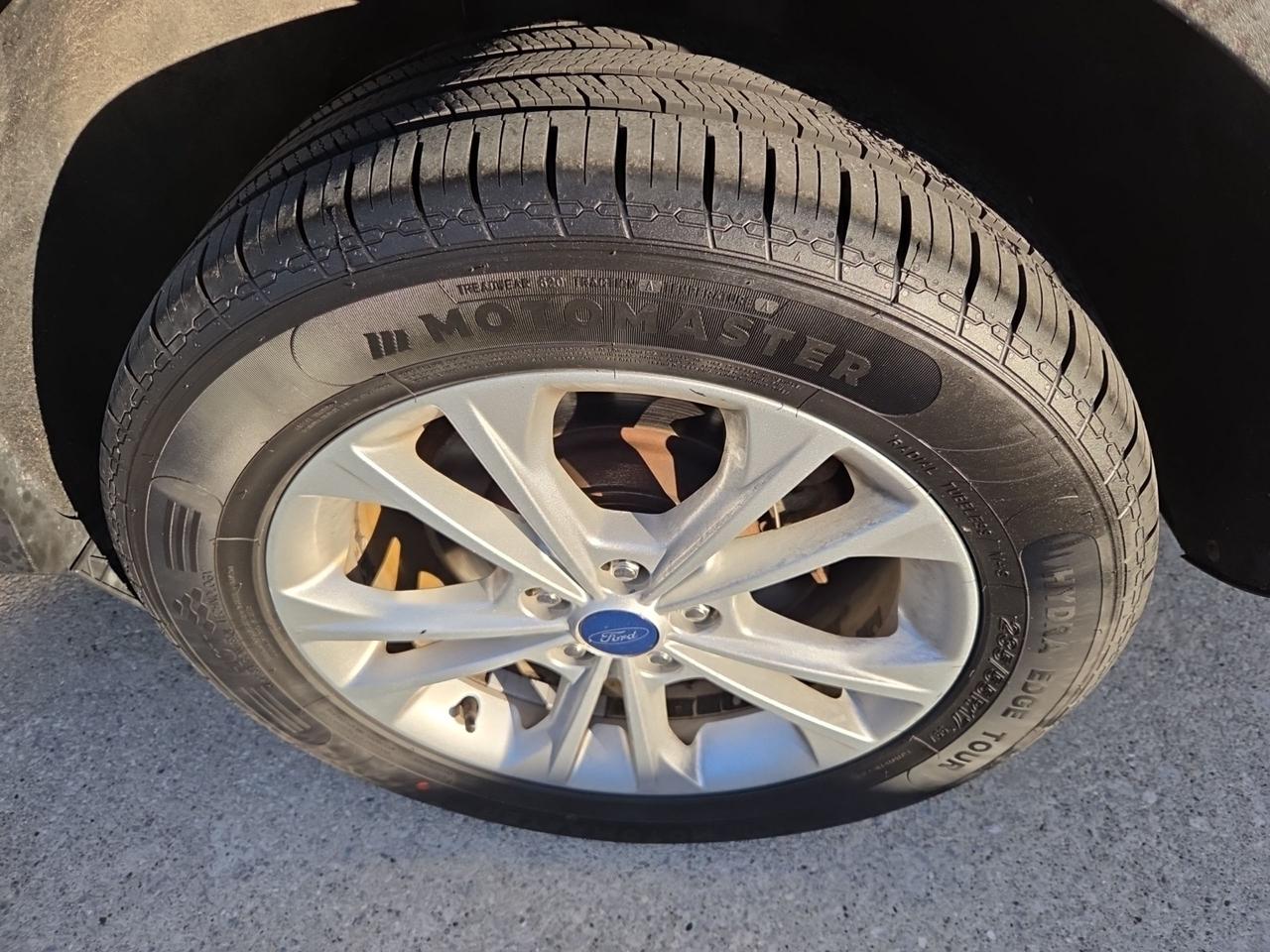 2018 Ford Escape SE Photo