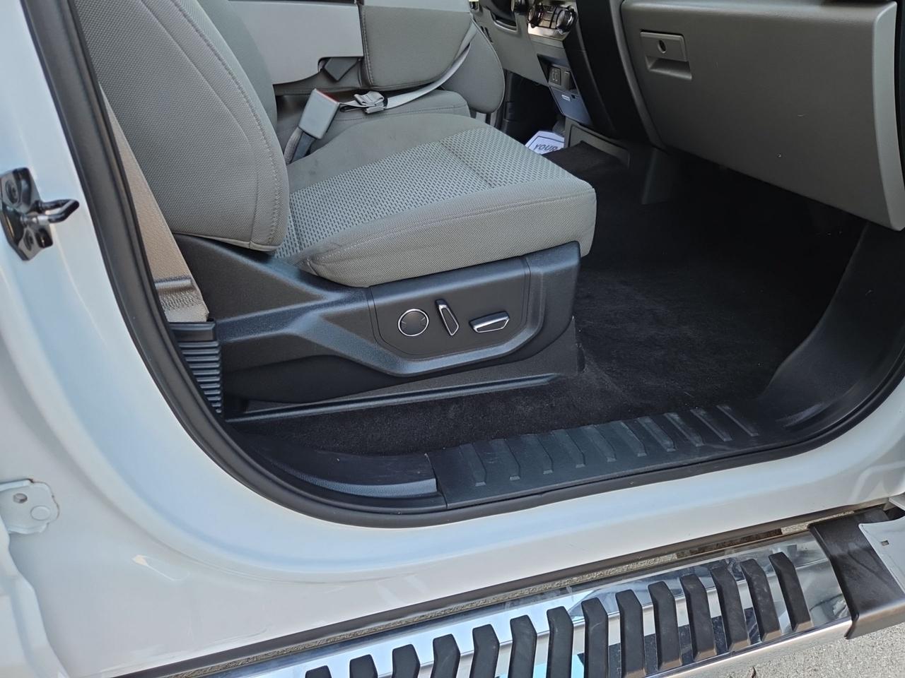 2017 Ford F-150 XLT    302A Photo