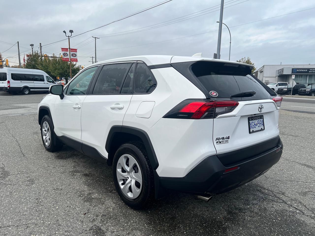 2024 Toyota RAV4 LE Photo