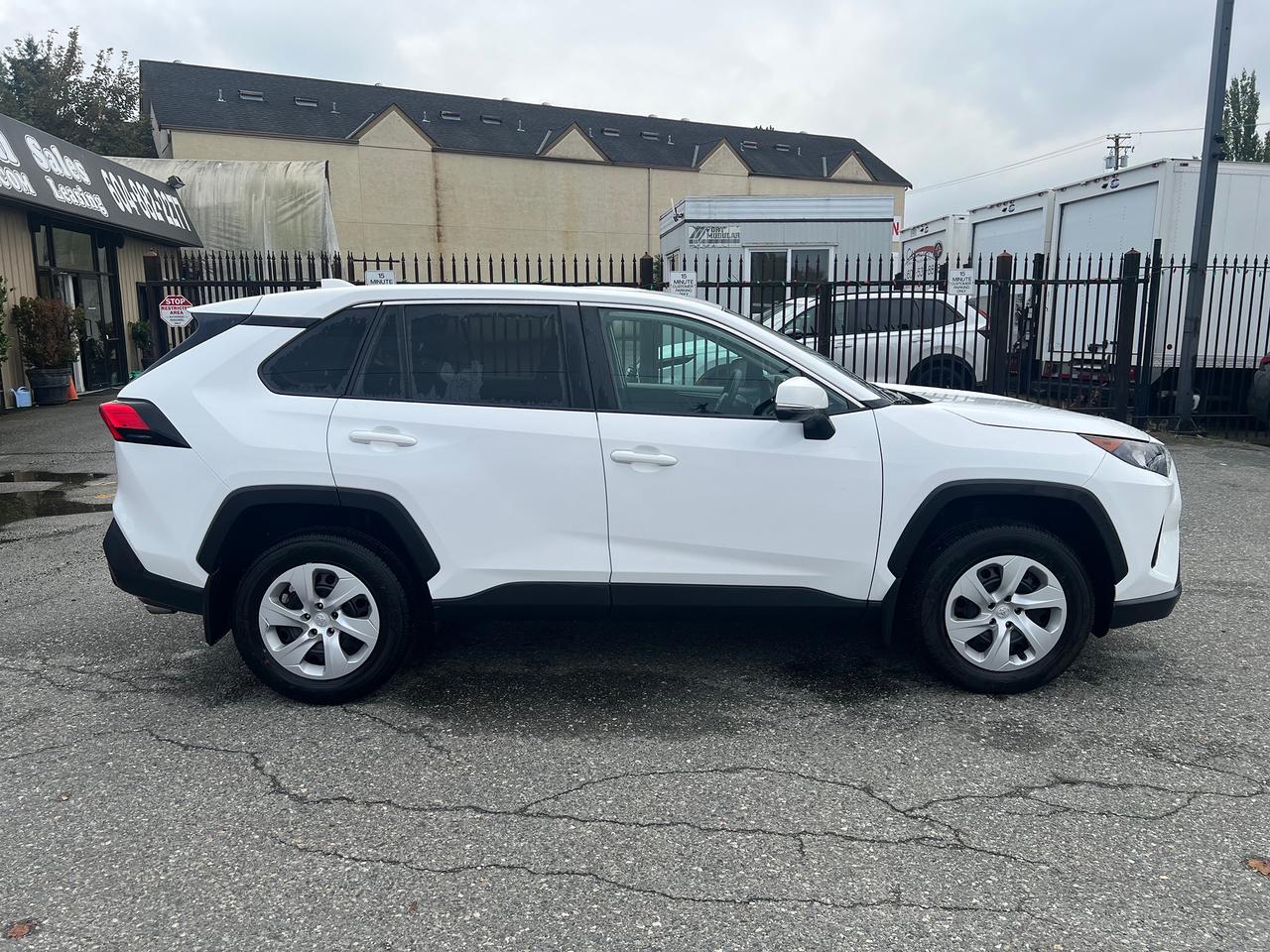 2024 Toyota RAV4 LE Photo