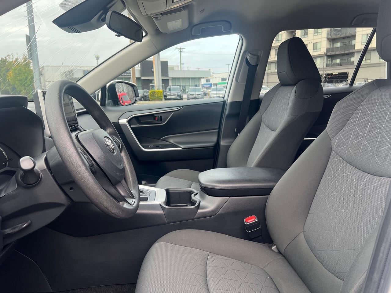 2024 Toyota RAV4 LE Photo