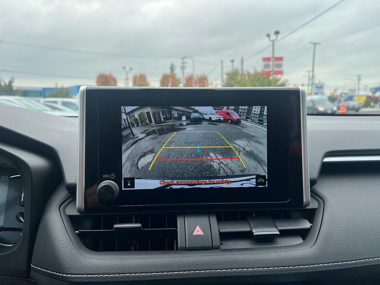 2024 Toyota RAV4 LE Photo