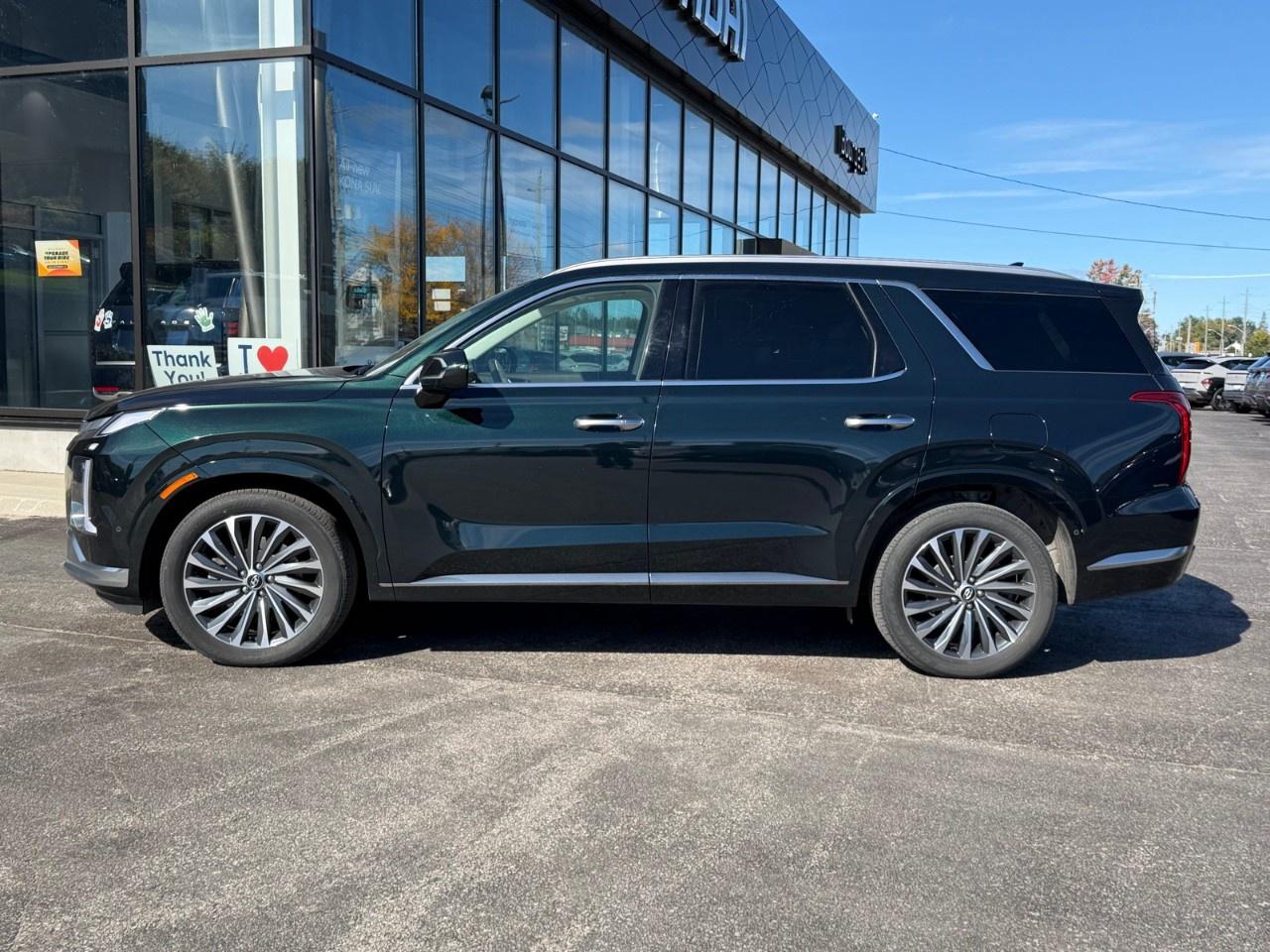 2025 Hyundai PALISADE Ultimate Calligraphy w/Beige 7-Passenger AWD Photo3