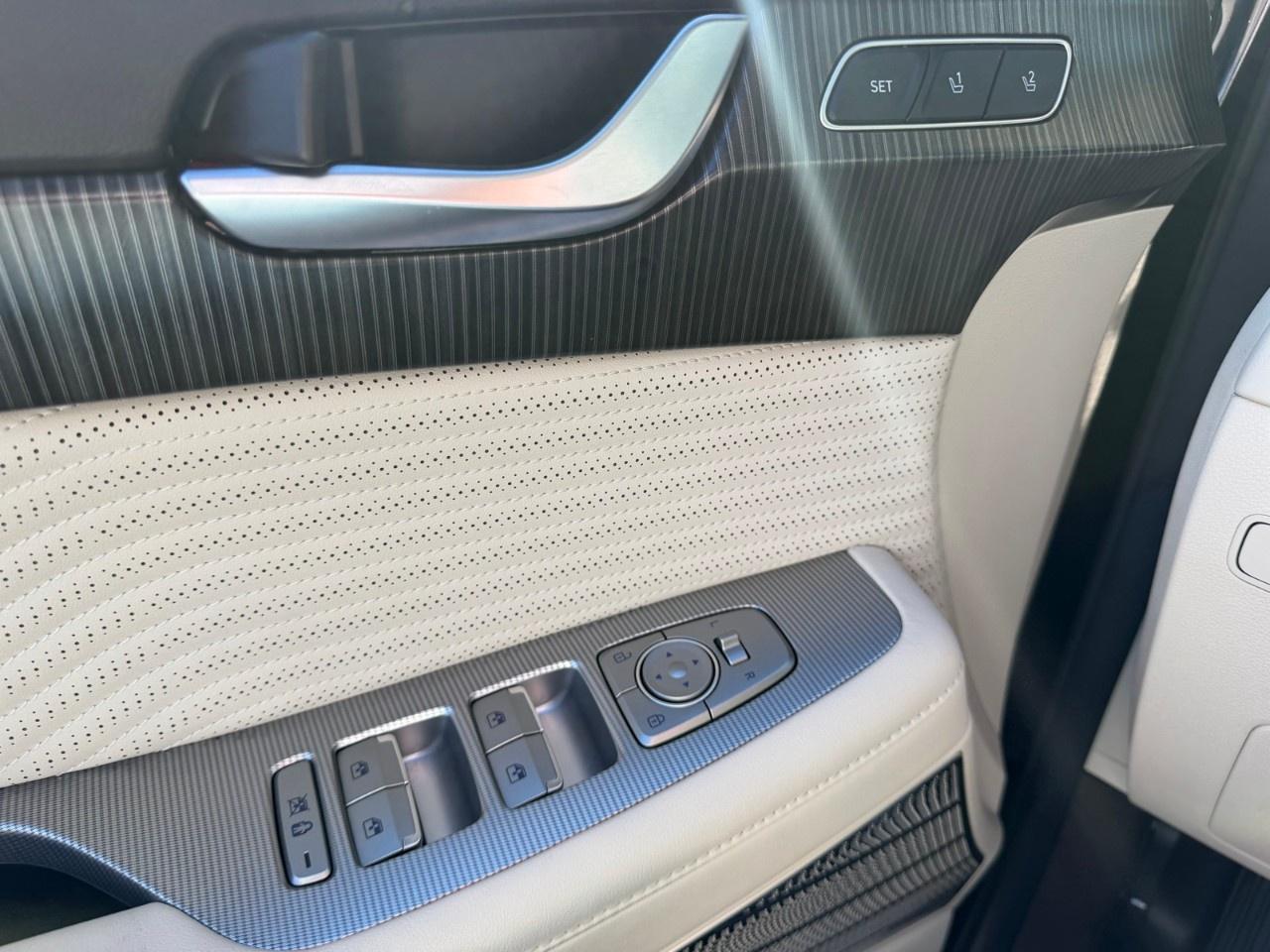 2025 Hyundai PALISADE Ultimate Calligraphy w/Beige 7-Passenger AWD Photo