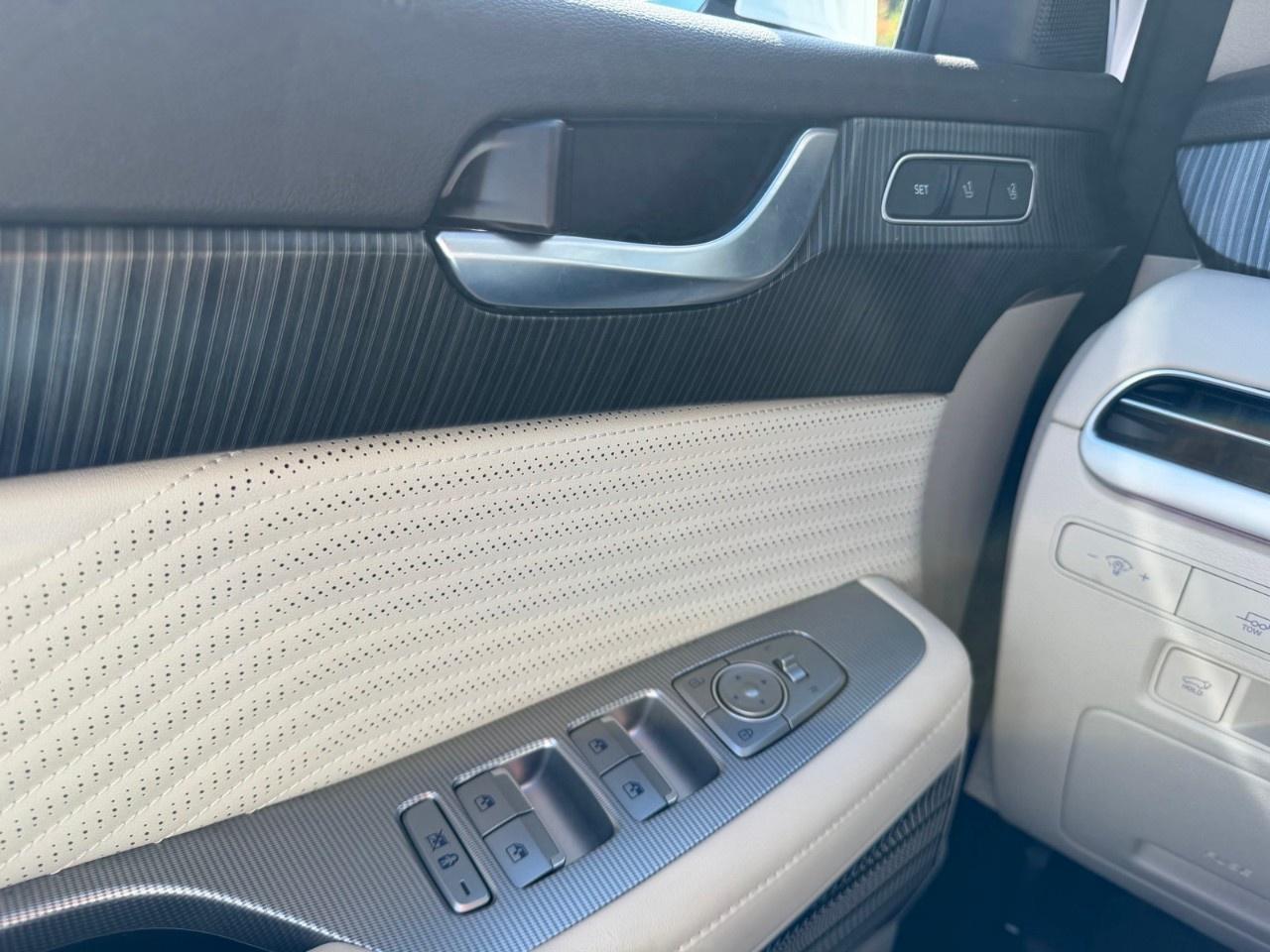 2025 Hyundai PALISADE Ultimate Calligraphy w/Beige 7-Passenger AWD Photo
