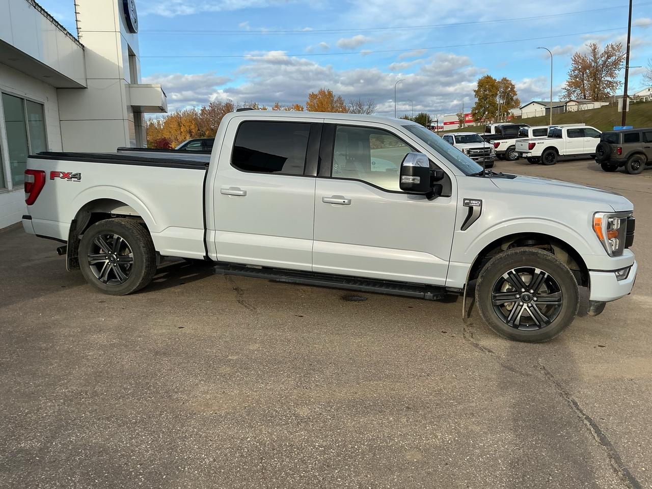 2022 Ford F-150 Lariat Photo2