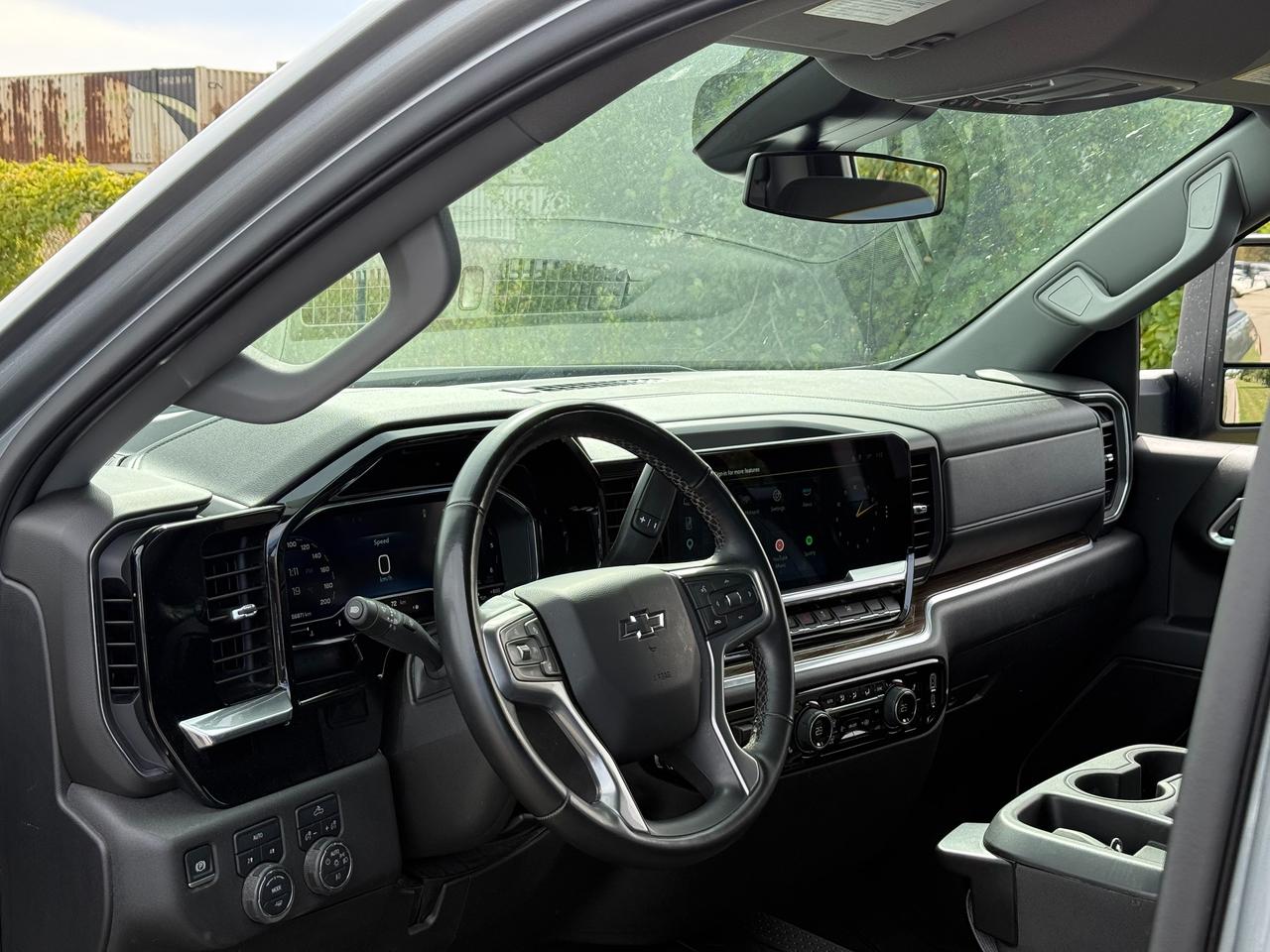 2025 Chevrolet Silverado 1500 4WD Crew Cab 157" RST Photo