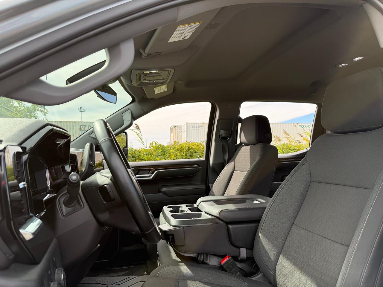 2025 Chevrolet Silverado 1500 4WD Crew Cab 157" RST Photo