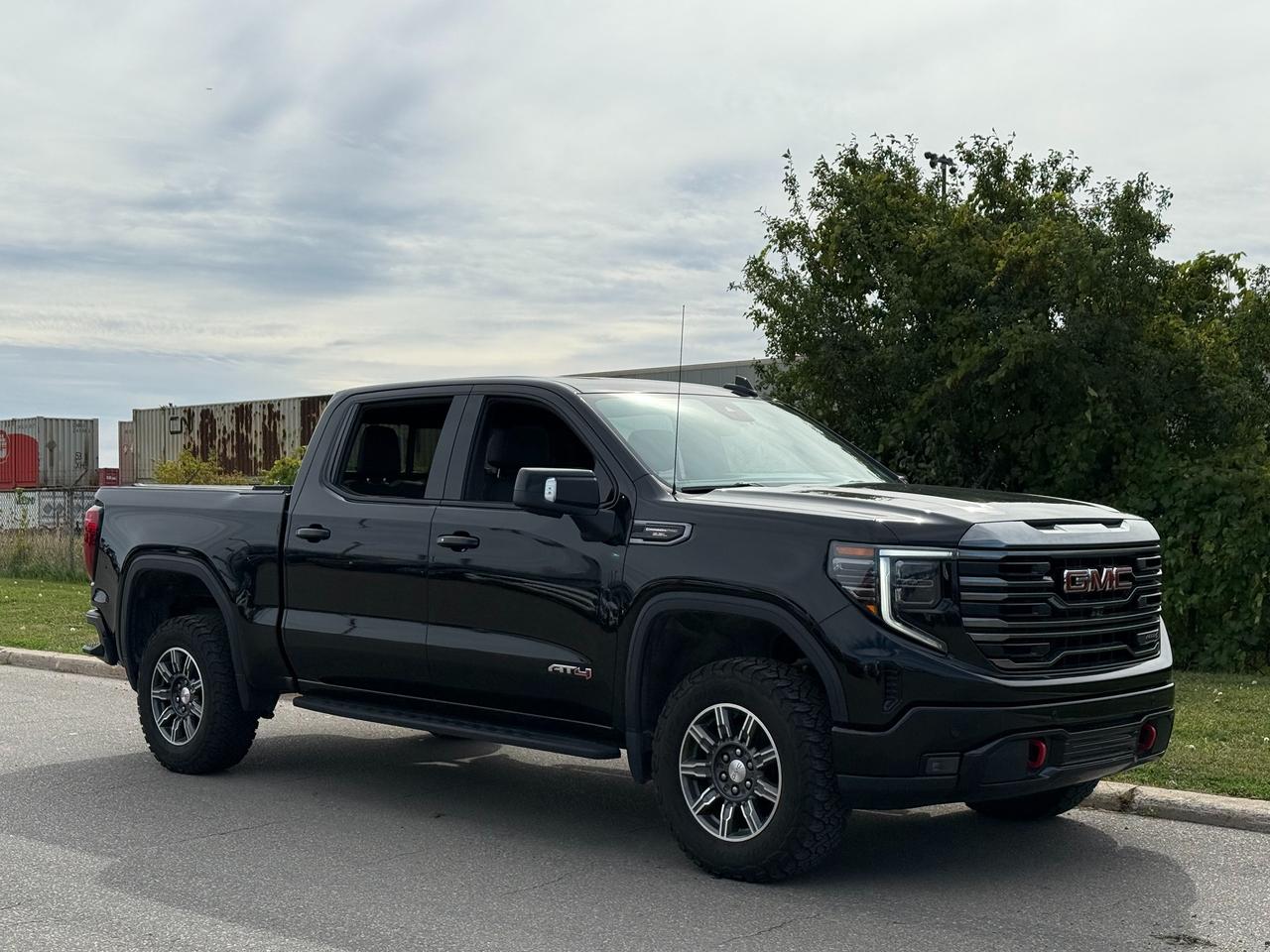 2024 GMC Sierra 1500 4WD Crew Cab 147" AT4 Photo4