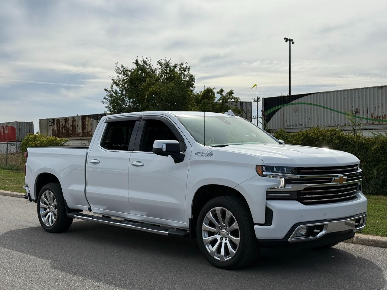 2022 Chevrolet Silverado 1500 4WD Crew Cab 157" High Country Photo