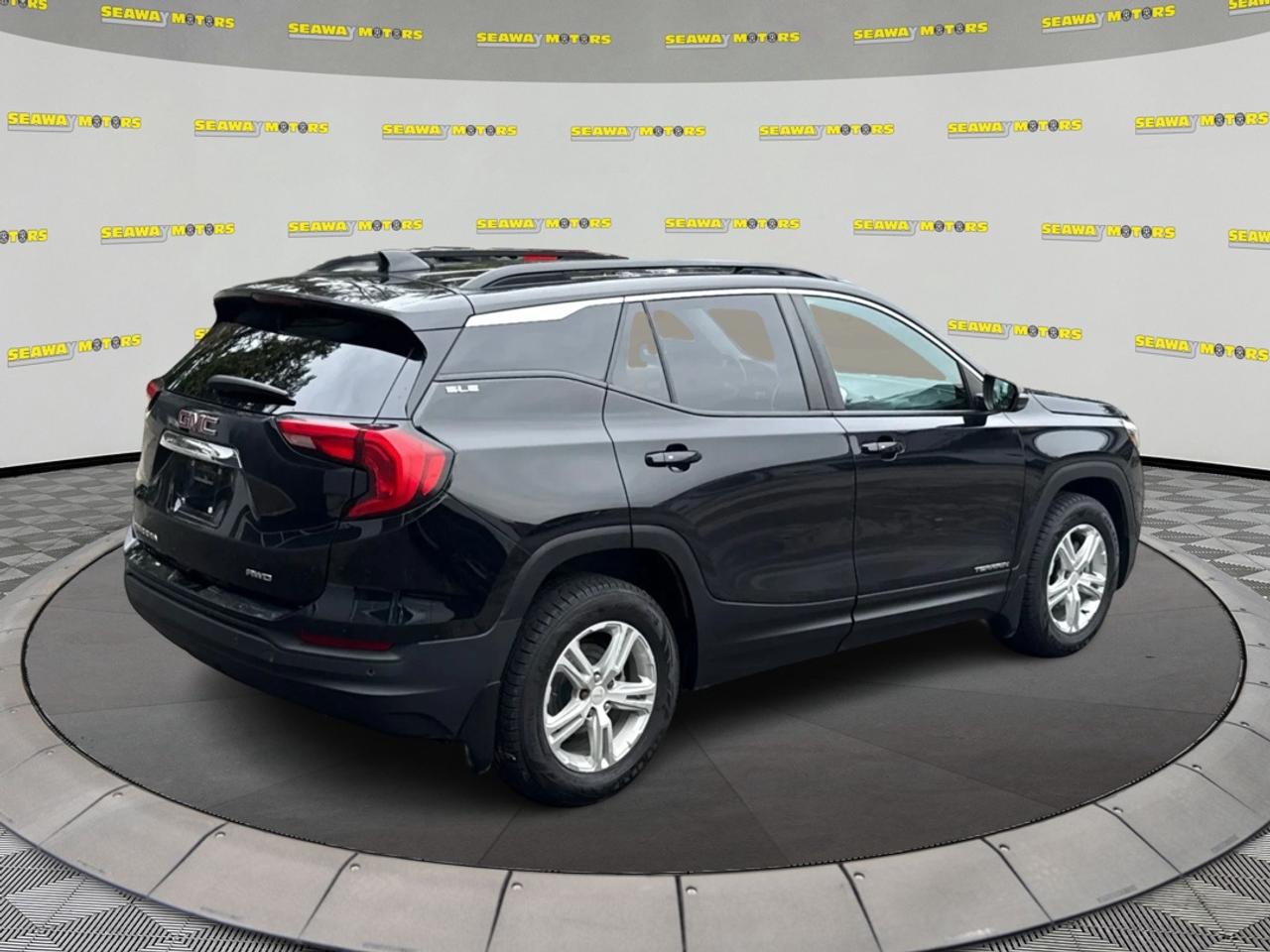 2021 GMC Terrain AWD 4DR SLE Photo2