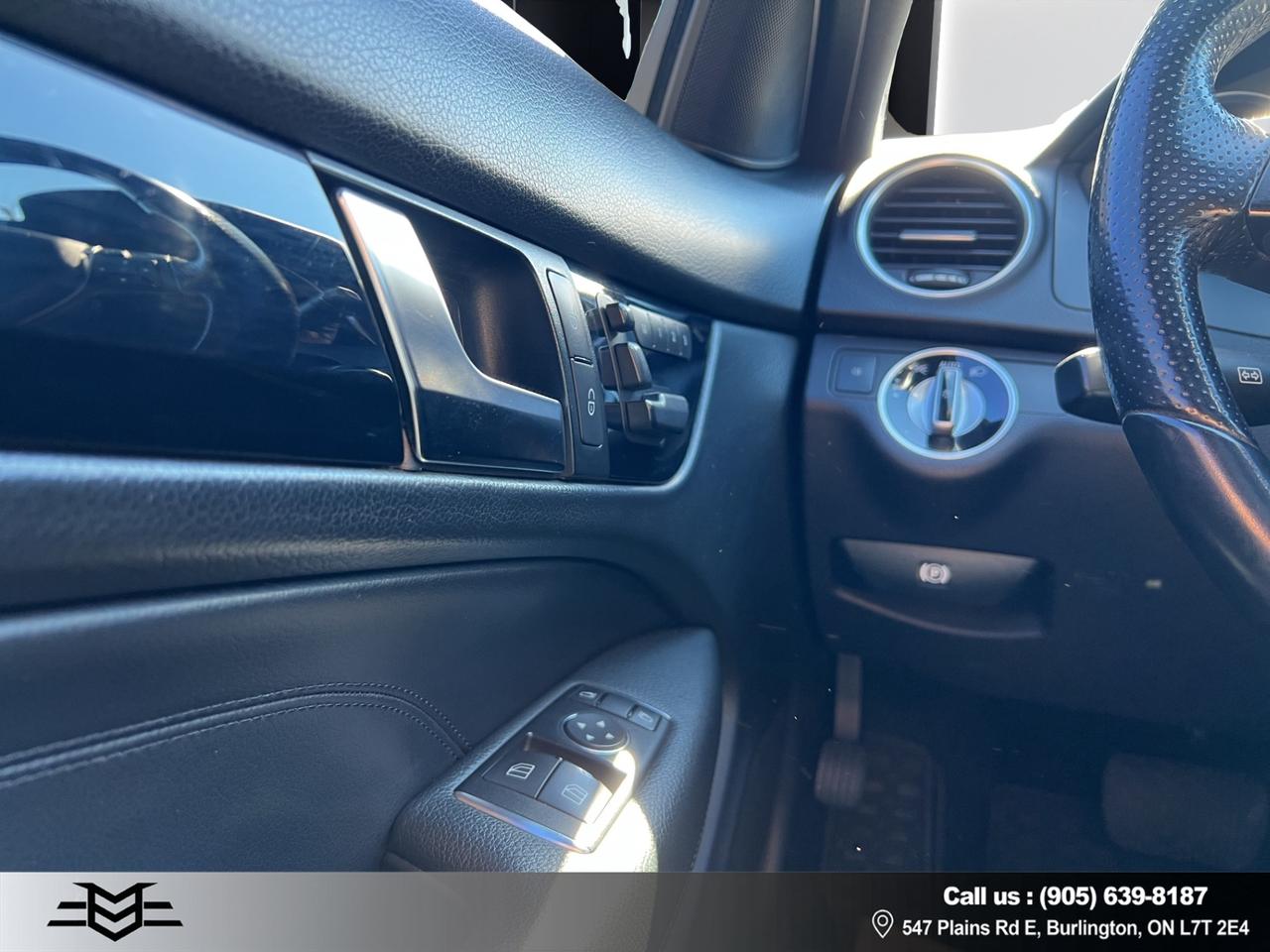 2012 Mercedes-Benz C-Class C 250 COUPE - LEATHER - SUNROOF !!! Photo