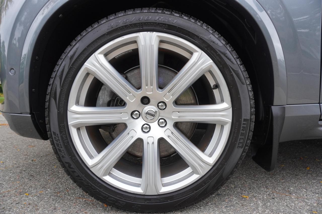 2017 Volvo XC90 T8 / INSCRIPTION / NO ACCIDENTS / LOW KM'S / PHEV / LOCAL Photo