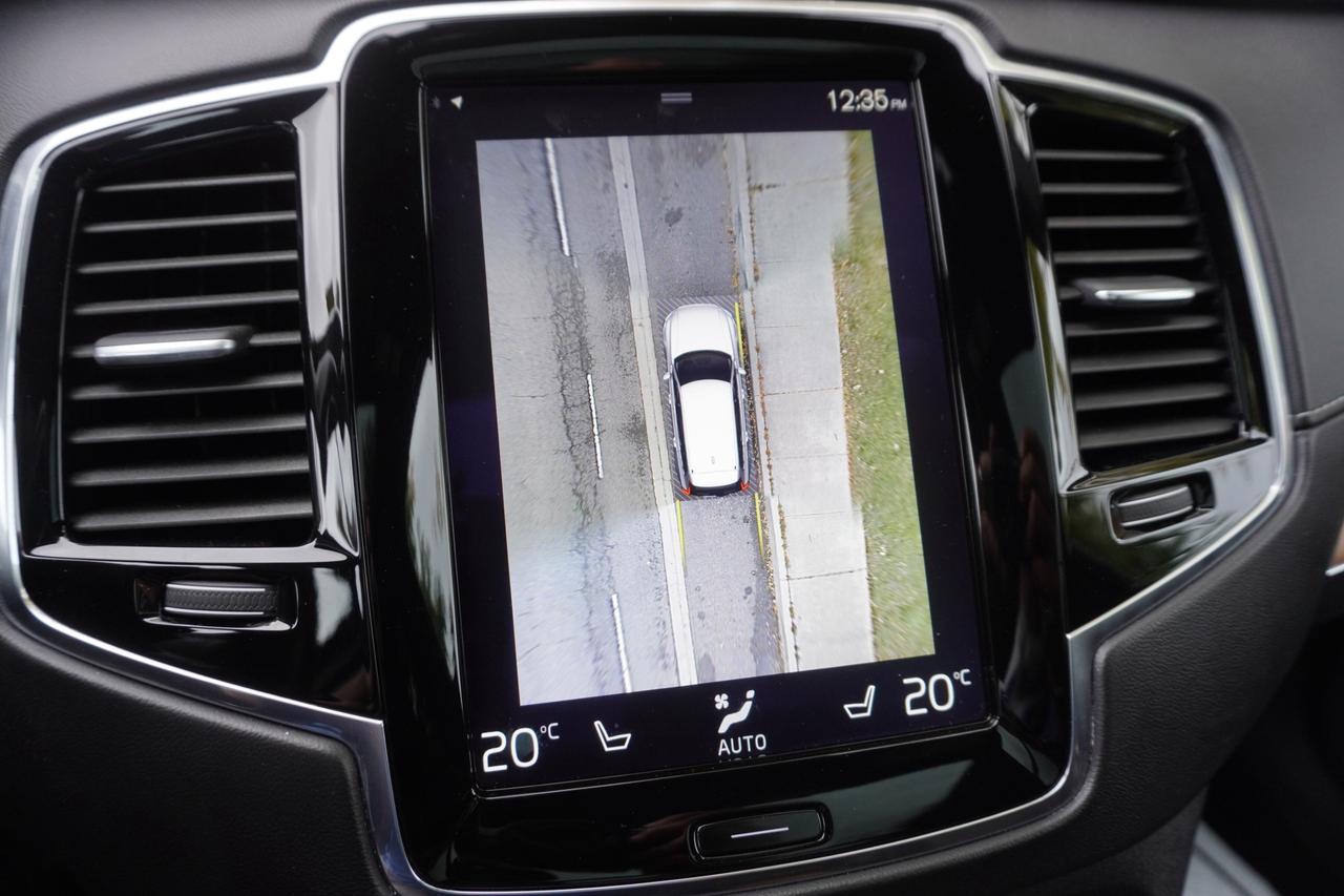 2017 Volvo XC90 T8 / INSCRIPTION / NO ACCIDENTS / LOW KM'S / PHEV / LOCAL Photo