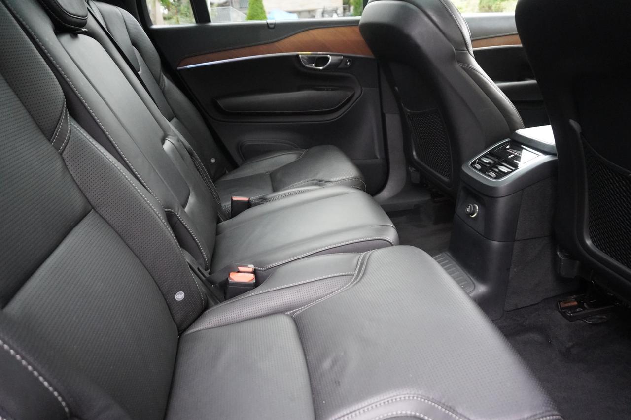2017 Volvo XC90 T8 / INSCRIPTION / NO ACCIDENTS / LOW KM'S / PHEV / LOCAL Photo
