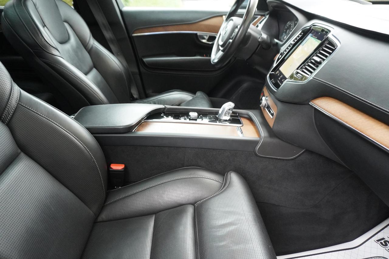 2017 Volvo XC90 T8 / INSCRIPTION / NO ACCIDENTS / LOW KM'S / PHEV / LOCAL Photo