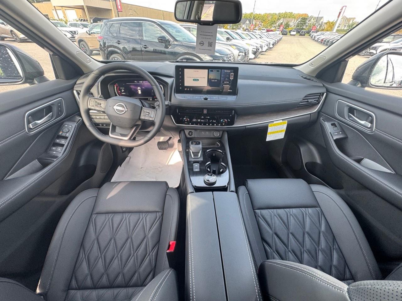 2026 Nissan Rogue AWD Platinum Photo