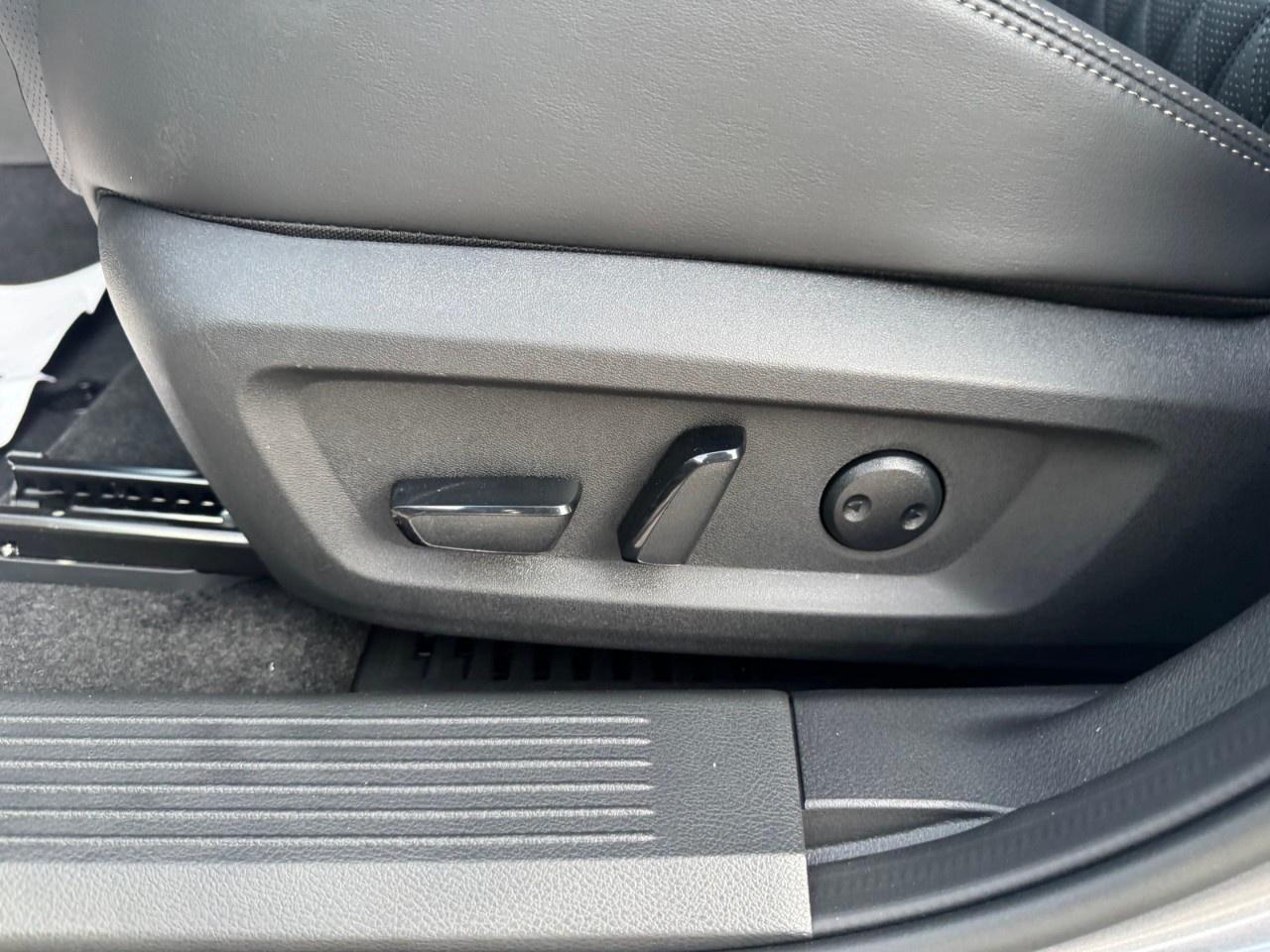 2026 Nissan Rogue AWD Platinum Photo