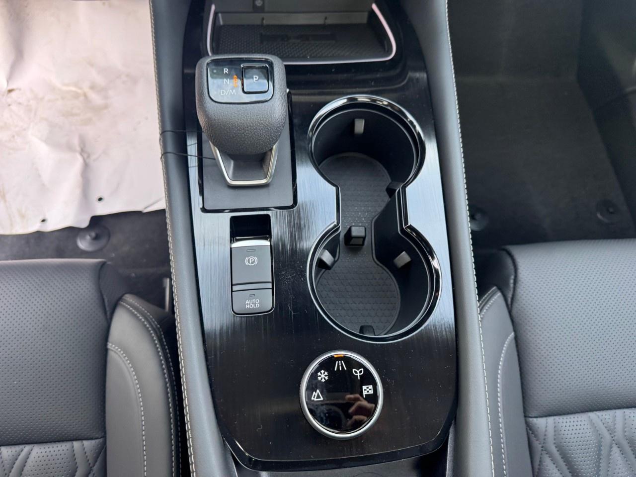 2026 Nissan Rogue AWD Platinum Photo
