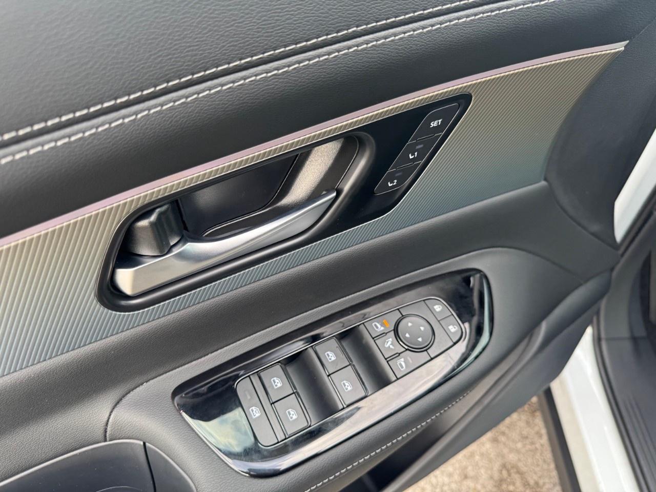 2027 Nissan Murano Platinum AWD Photo