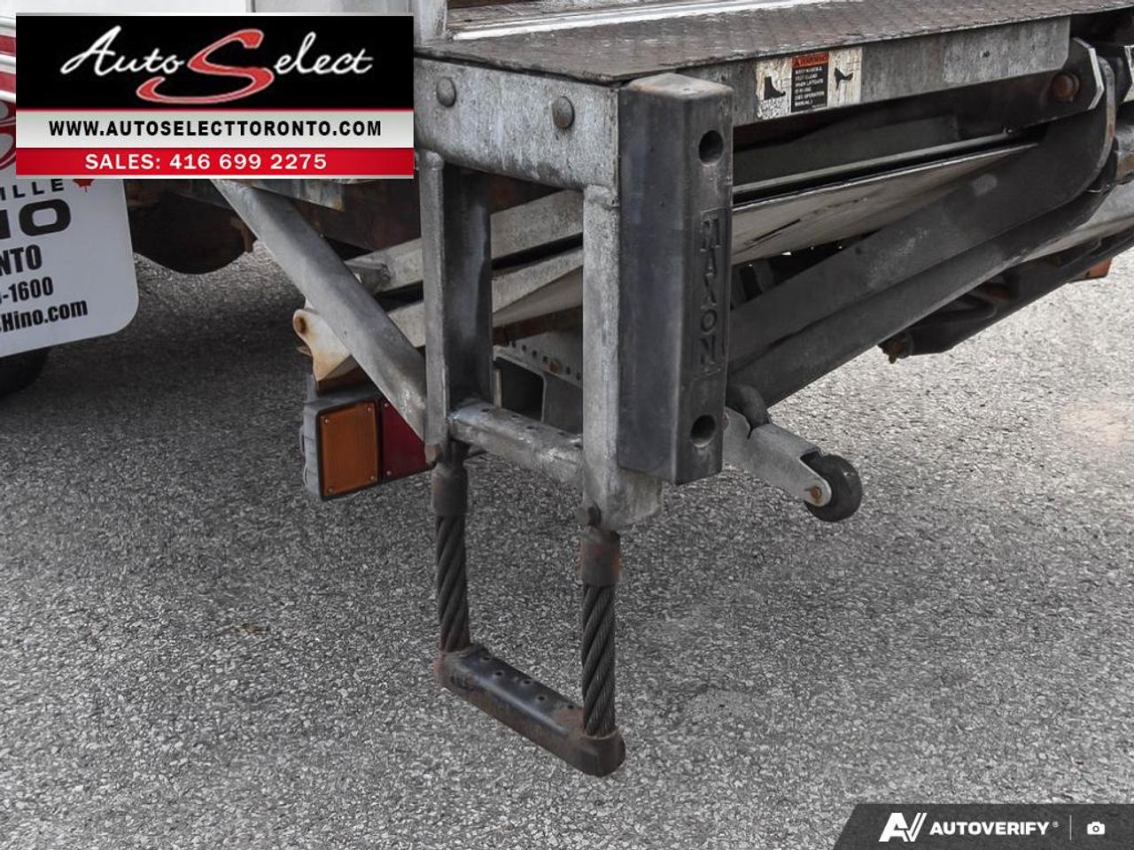 2020 Hino 195 20 Foot with Maxon Liftgate Photo