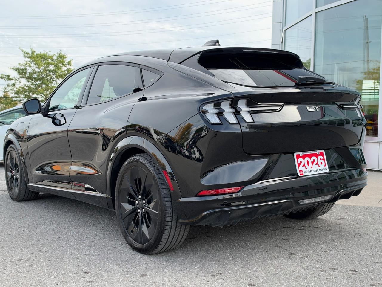 2026 Ford Mustang Mach-E GT AWD+TECH+PANO ROOF! Photo4