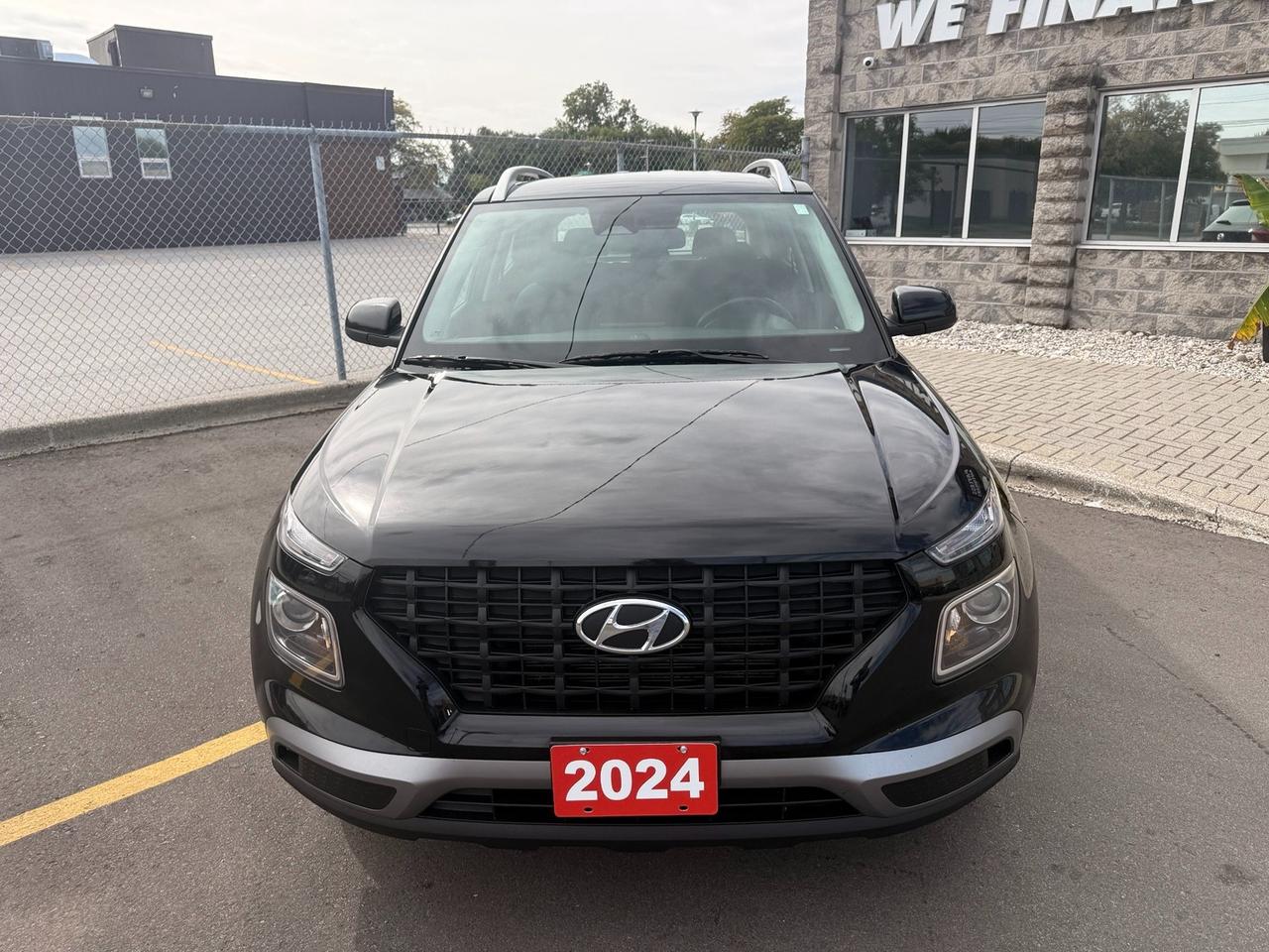 2024 Hyundai Venue Preferred w/Two-Tone Photo