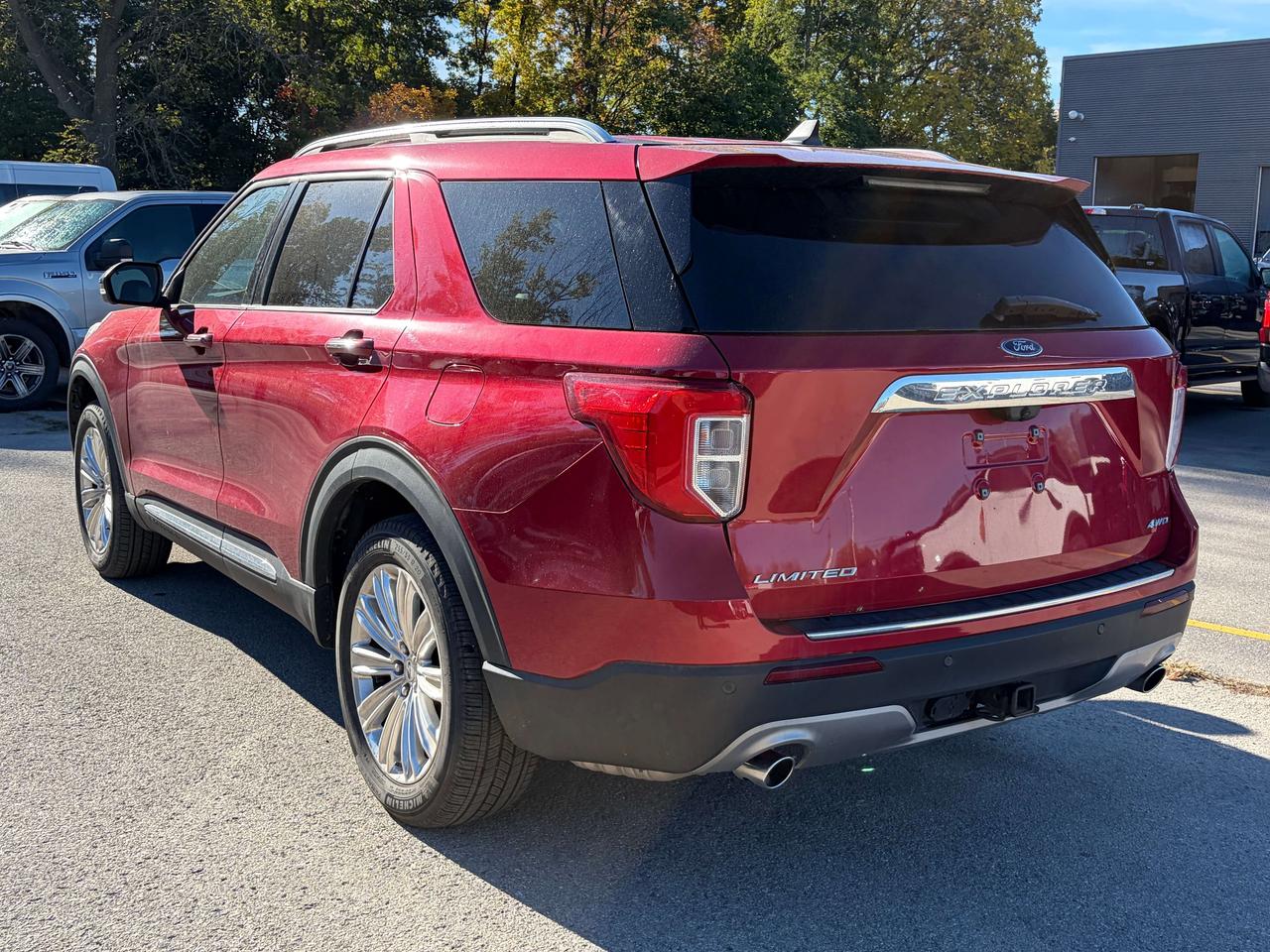 2022 Ford Explorer Limited 4WD Photo2