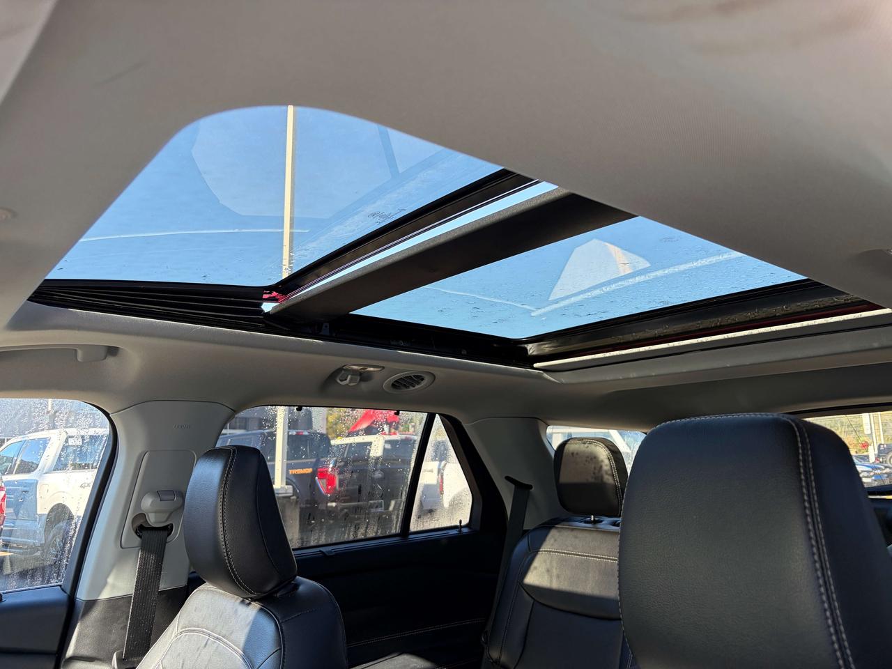 2022 Ford Explorer Limited 4WD Photo