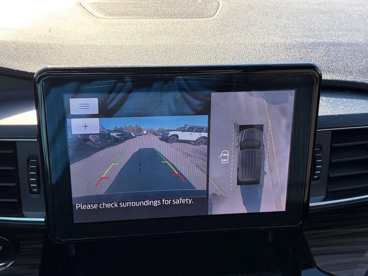 2022 Ford Explorer Limited 4WD Photo