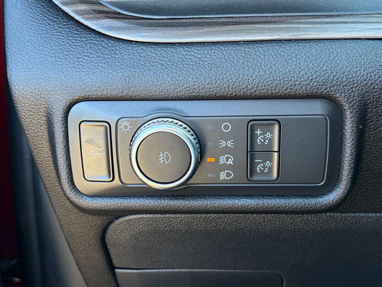 2022 Ford Explorer Limited 4WD Photo