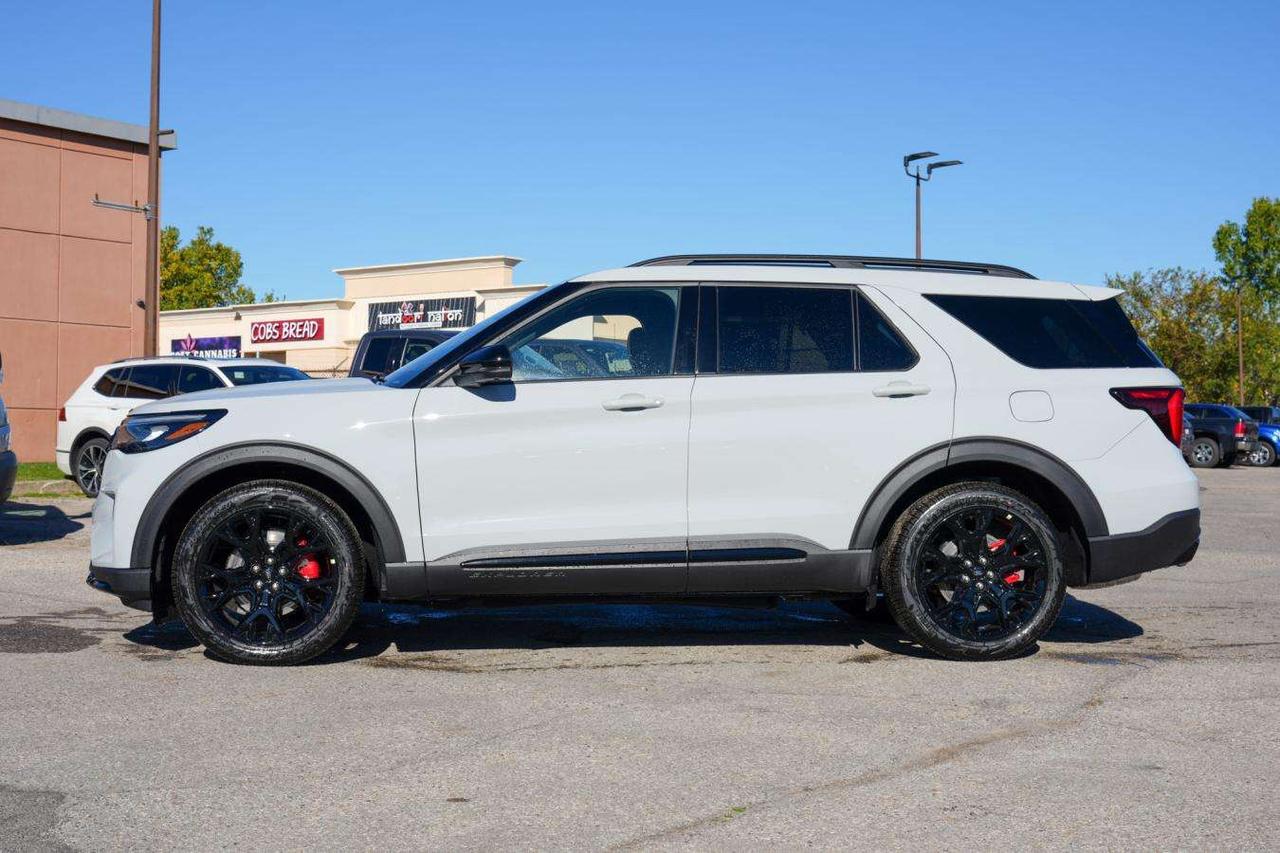 2027 Ford Explorer ST AWD SINISTER PKG 360 BACK UP CAM 6 PASSENGER Photo
